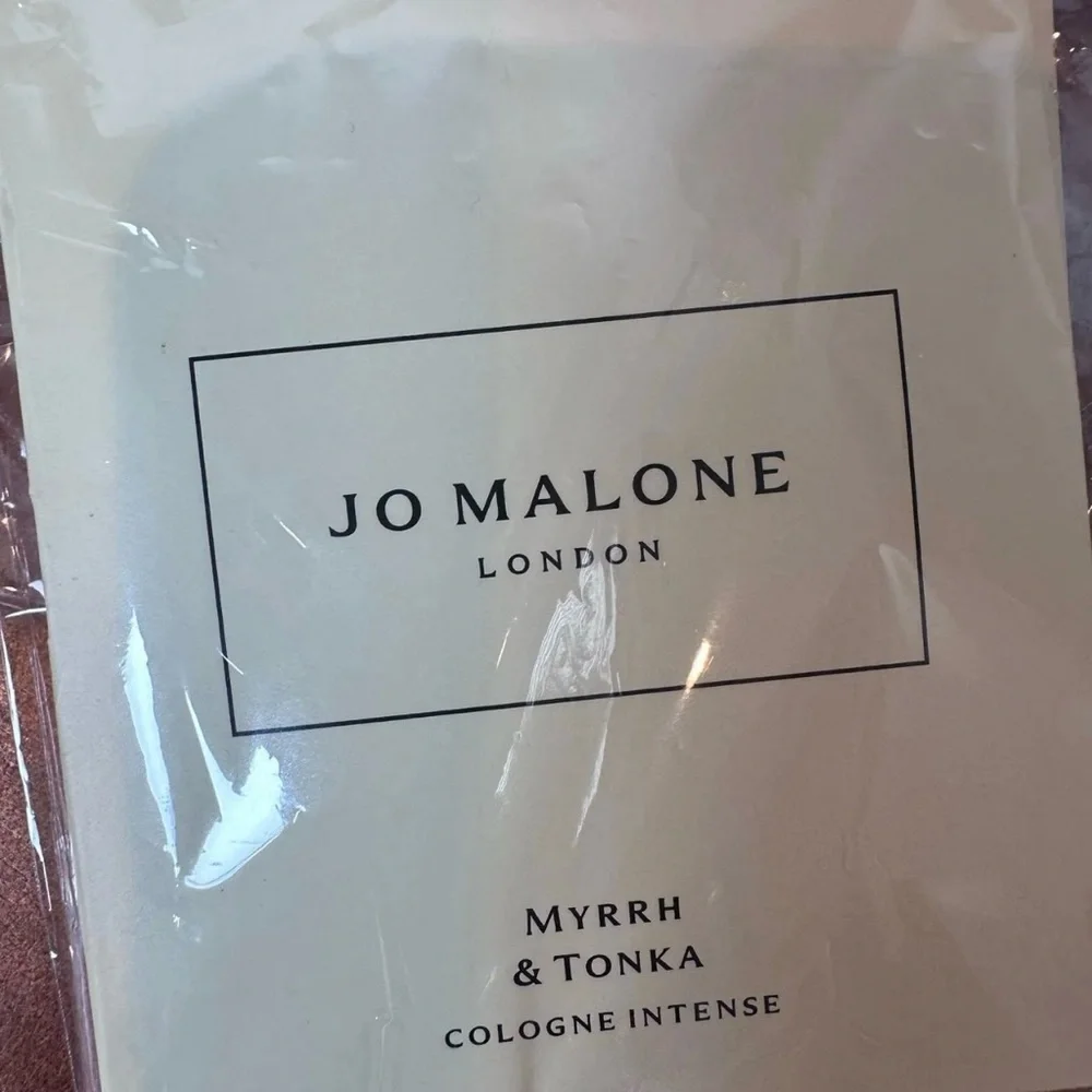 Jo Malone Myrrh & Tonka Cologne Intense – Vial in Card Sample